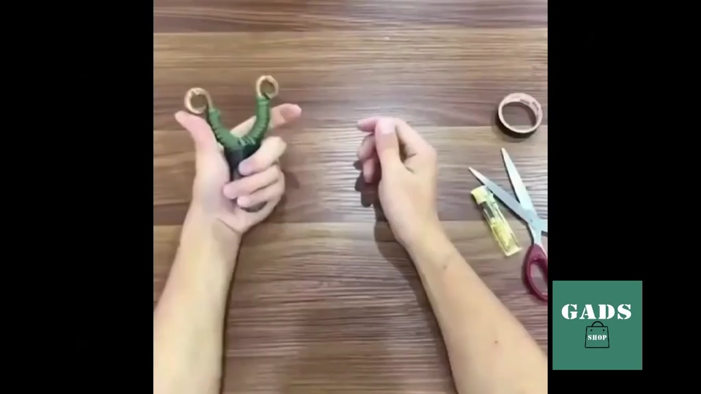 Corda Outdoor Paracord 550 4mm com 7 Filamentos 30 Mt Trekking Camping Pesca Caminhada