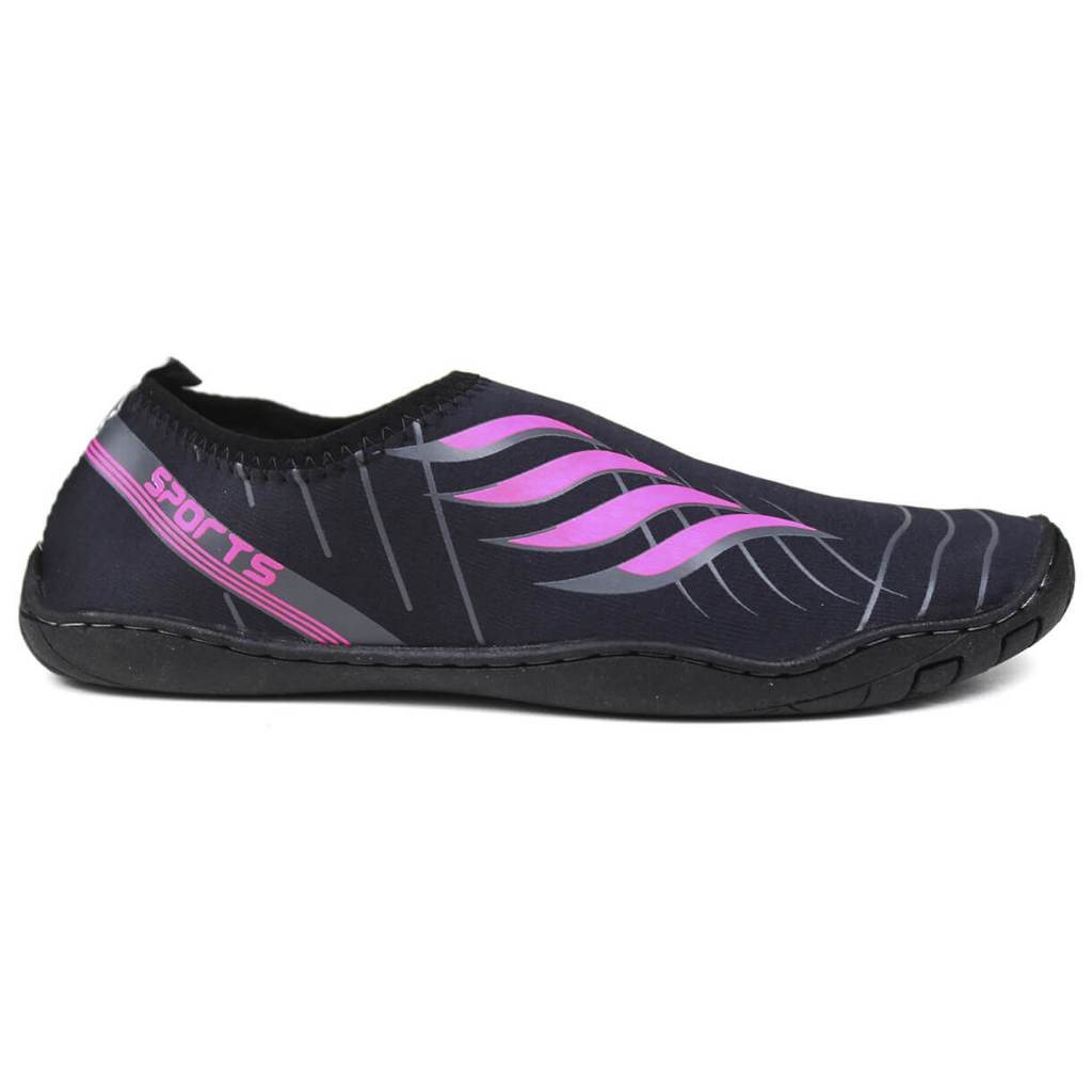 Sapatilha aquática em neoprene preta com estampa flame e sola emborrachada antiderrapante