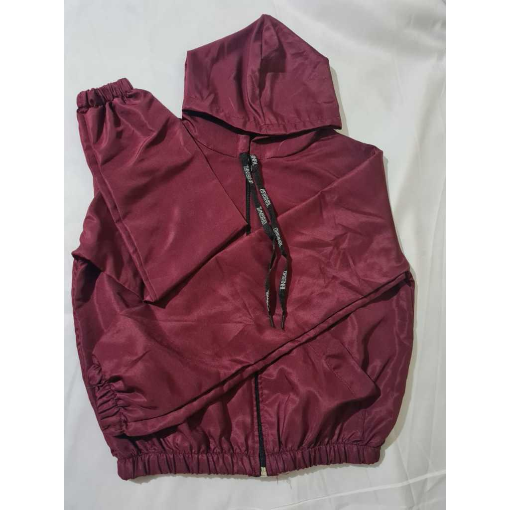 Jaqueta Corta Vento Blusa feminina Com Capuz e Bolso