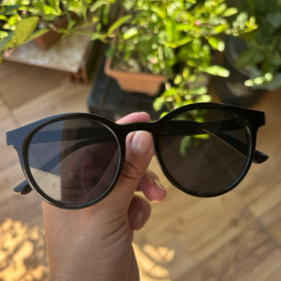 Óculos de Sol Retro Quadrado Unissex Proteção UV 400 Armação Transparente e Haste Pretas