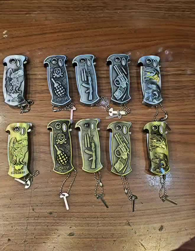 Acendedor Multifuncional à Prova de Vento com Abridor de Garrafas Canivete Camping Dobrável（sem gas）