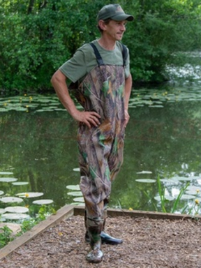 Macacão Camuflado Pesca Caça Jardineira Pesca Pvc Com Bota Acoplada Impermeável e Suspensório