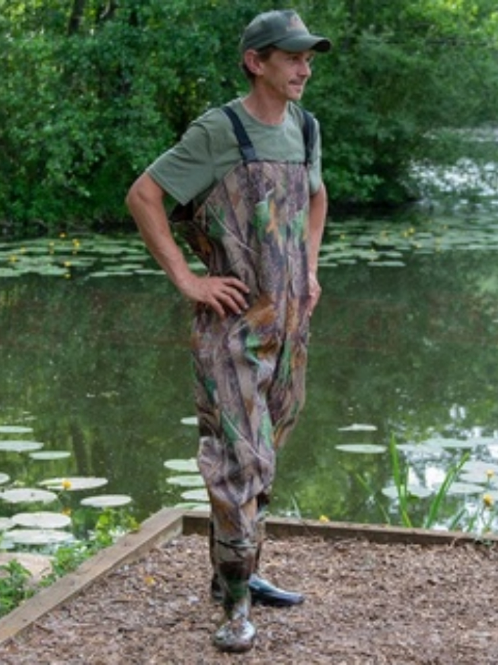 Macacão Camuflado Pesca Caça Jardineira Pesca Pvc Com Bota Acoplada Impermeável e Suspensório