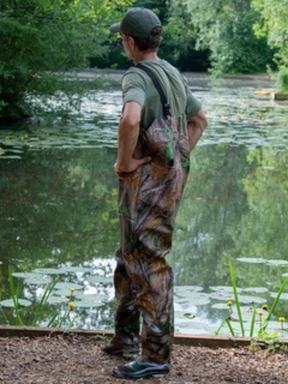 Macacão Camuflado Pesca Caça Jardineira Pesca Pvc Com Bota Acoplada Impermeável e Suspensório