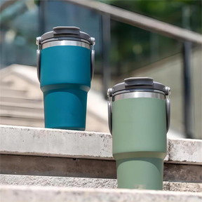 Garrafa Térmica 900ML Com Alça Flip Tumbl Aço Inoxidável Isolamento Térmico Com Canudo P/ Academia Trabalho Caminhada