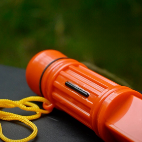 Apito de obrevivência Emergência 5 em 1. porta objetos Espelho Pederneira Apito Bussóla.29x120mm