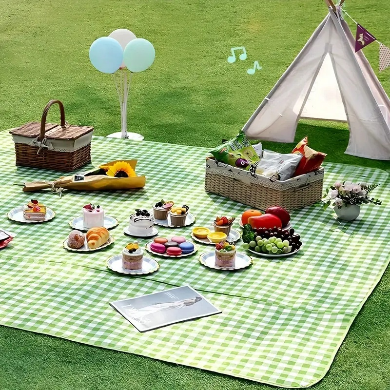 Tapete Piquenique Portátil Dobrável 200X200cm Impermeavel À Prova De Umidade Prático Fácil Transporte Para Praia Camping