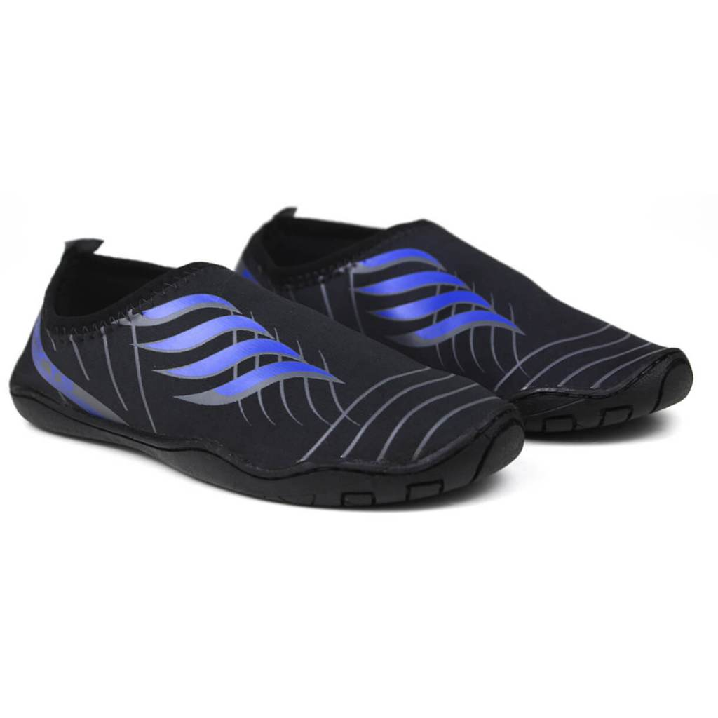 Sapatilha aquática em neoprene preta com estampa flame e sola emborrachada antiderrapante