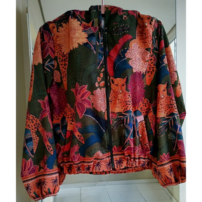 Jaqueta Corta Vento Feminina Inspiração Impermeável com capuz e bolso