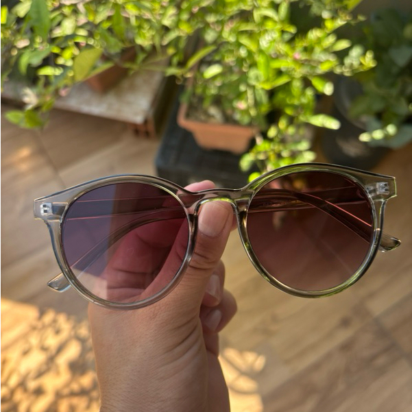 Óculos de Sol Retro Quadrado Unissex Proteção UV 400 Armação Transparente e Haste Pretas