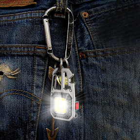 Chaveiro Lanterna Tatica Titaniun LED com Iluminação Ajustável Chave Multifuncional Blindado