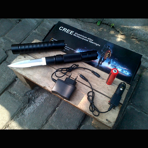 Lanterna Tatica 3 Em 1 Faca Caça camping Com Quebra vidro