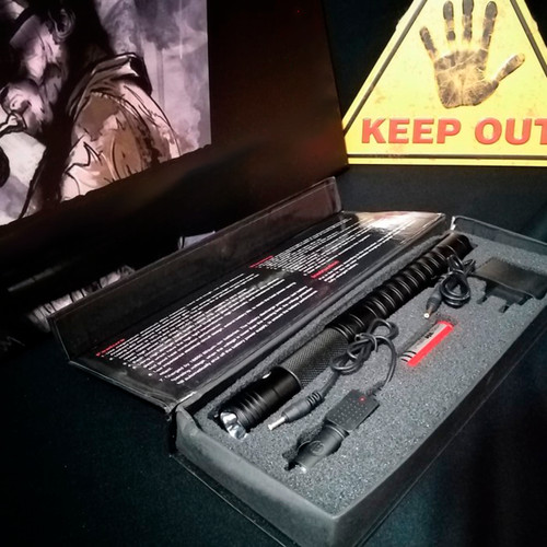 Lanterna Tatica 3 Em 1 Faca Caça camping Com Quebra vidro